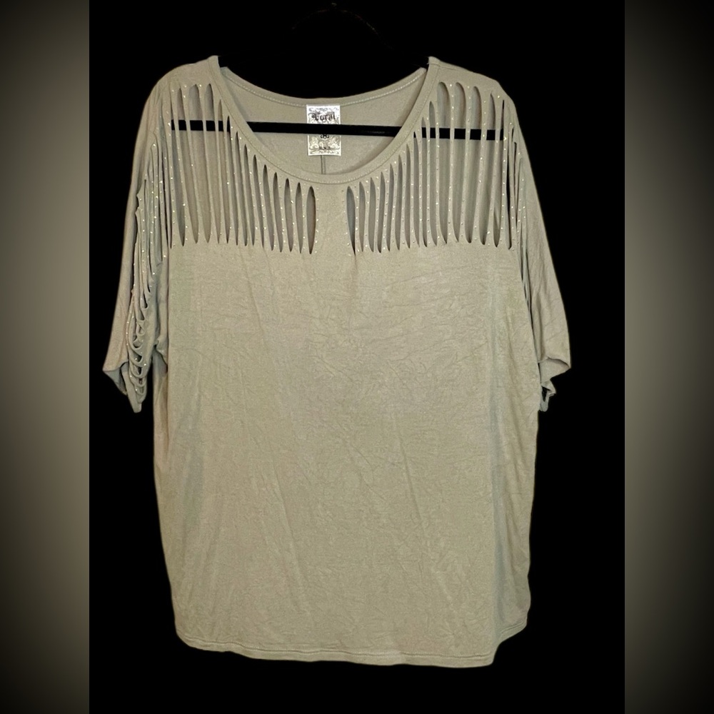 Women’s green vocal rhinestone distressed 
t-shirt style top